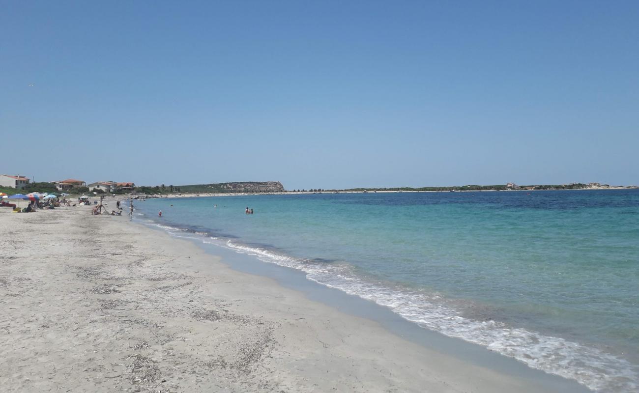 Foto af Sa Rocca Tunda beach med lys sand overflade