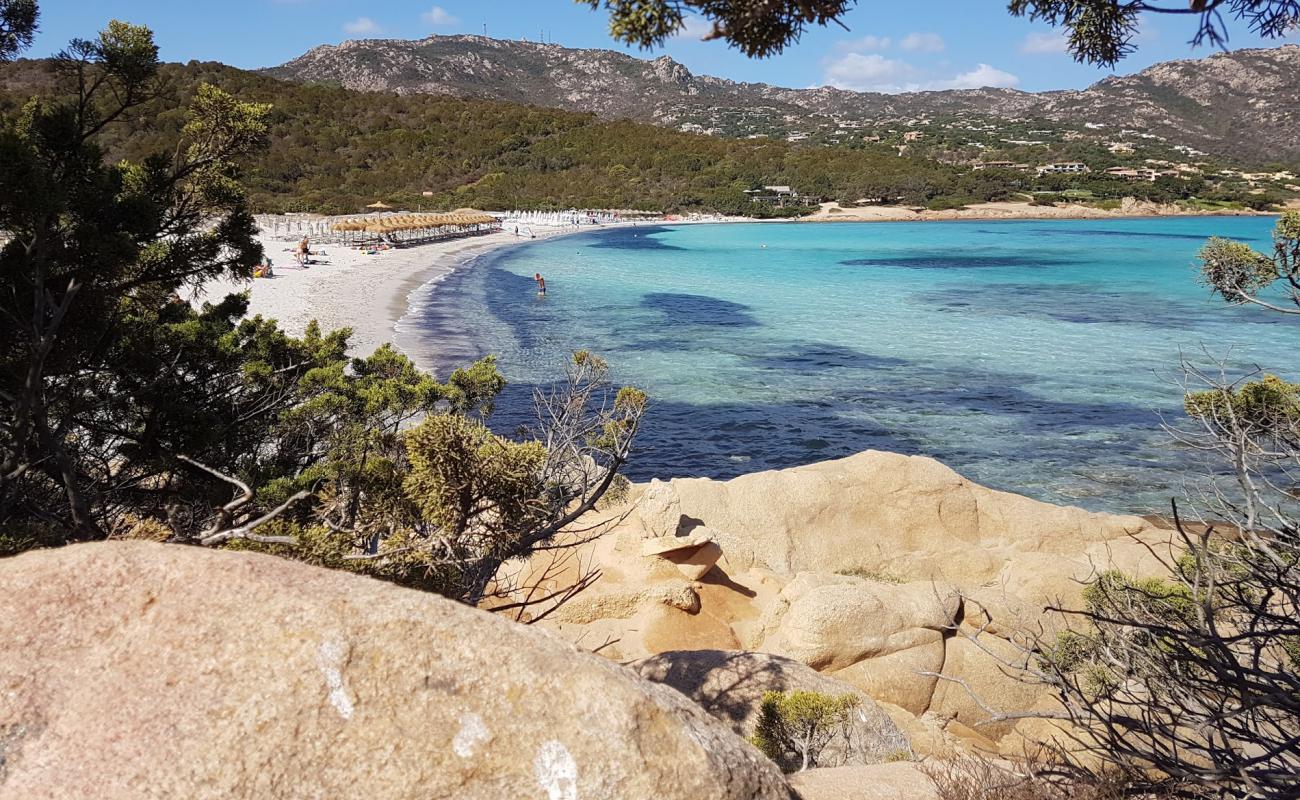 Foto af Stranden Grande Pevero med hvidt sand overflade