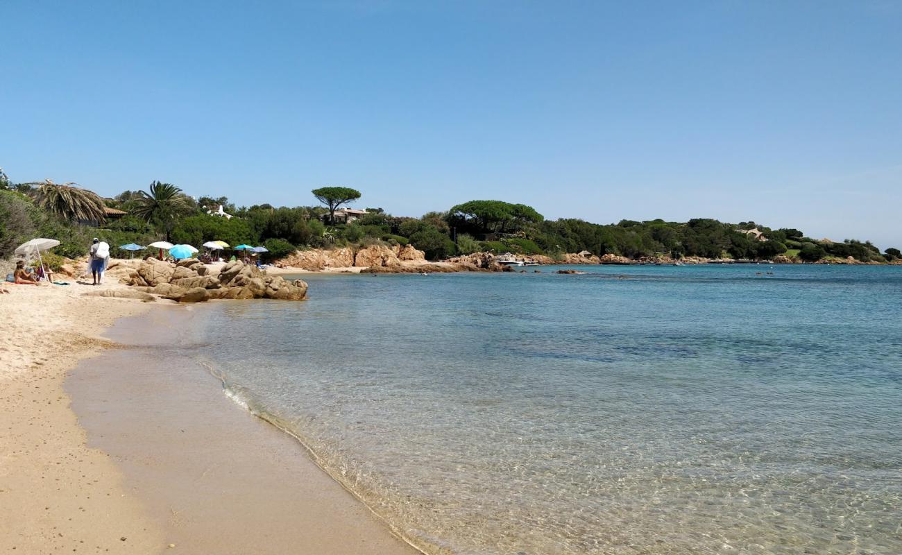 Foto af Spiaggia Del Romazzino med let fin sten overflade