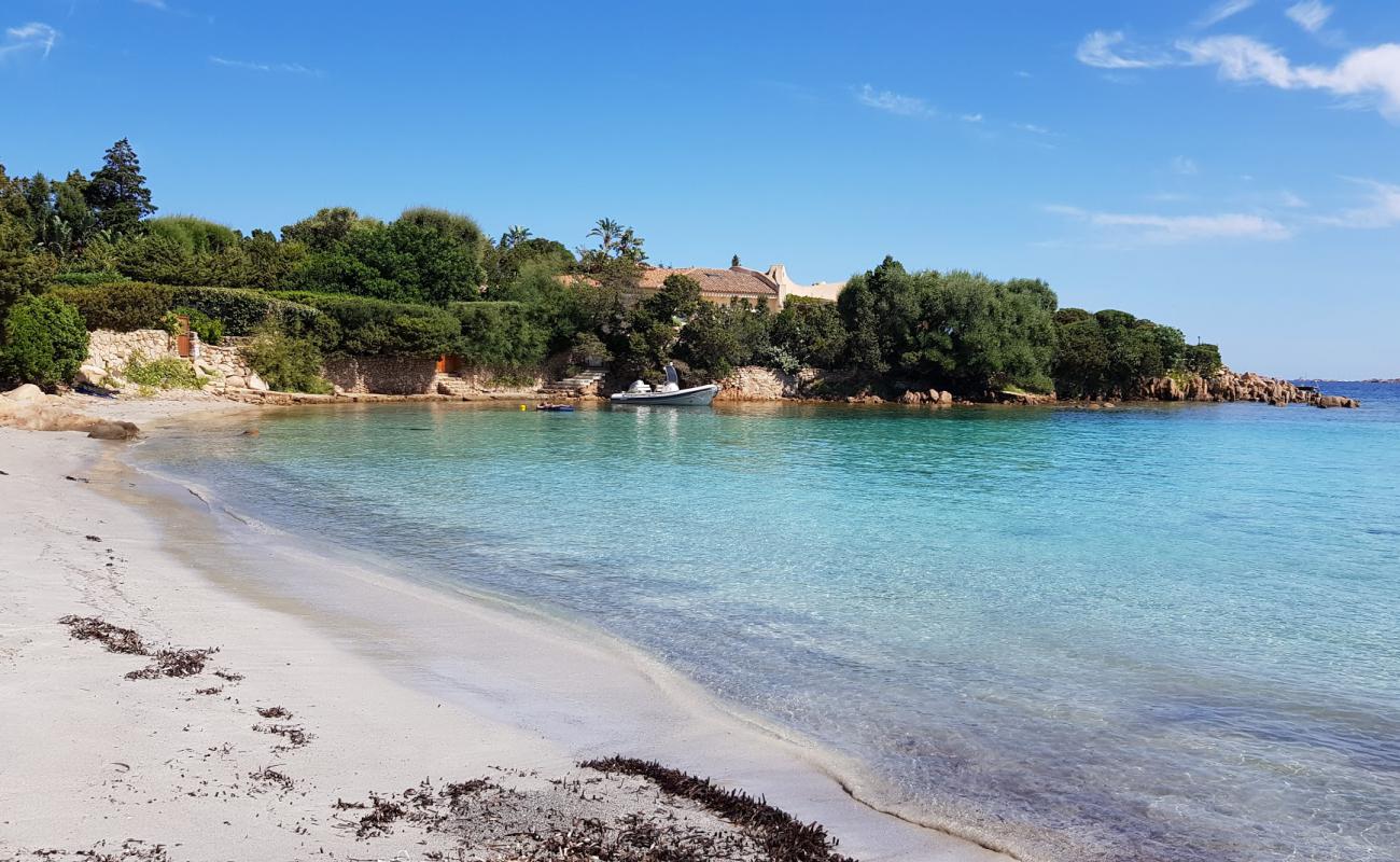 Foto af Spiaggia Piccolo Romazzino med lys sand overflade