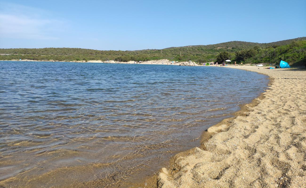 Foto af Spiaggia de Bahas med let fin sten overflade