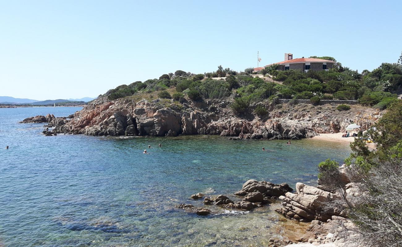 Foto af Piras beach med lys sand overflade