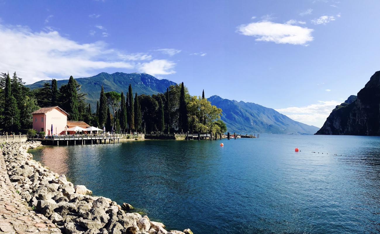 Foto af Spiaggia Riva del Garda med sten overflade