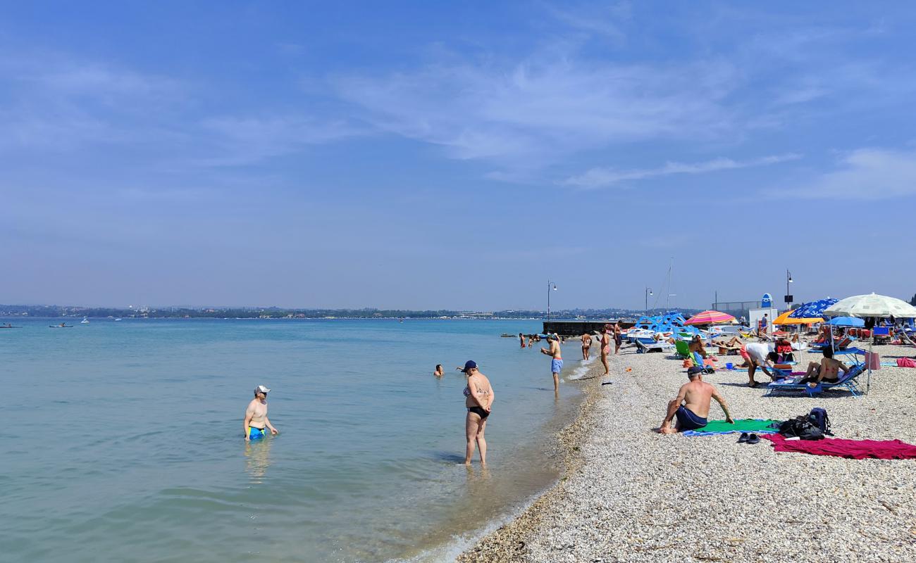 Foto af Spiaggia Bergamini med grå fin sten overflade