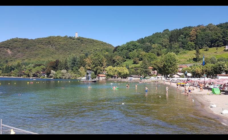 Foto af Lido di Gozzano med lys sand overflade