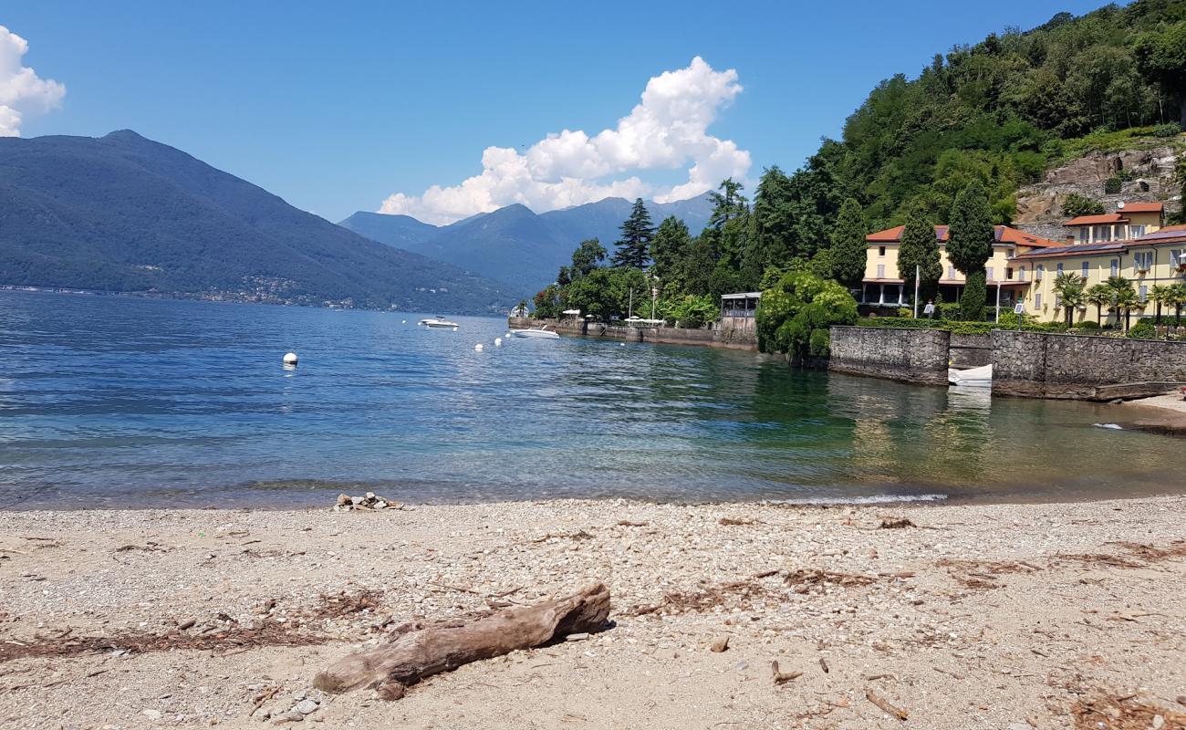 Foto af Colmegna Spiaggia med grå sten overflade