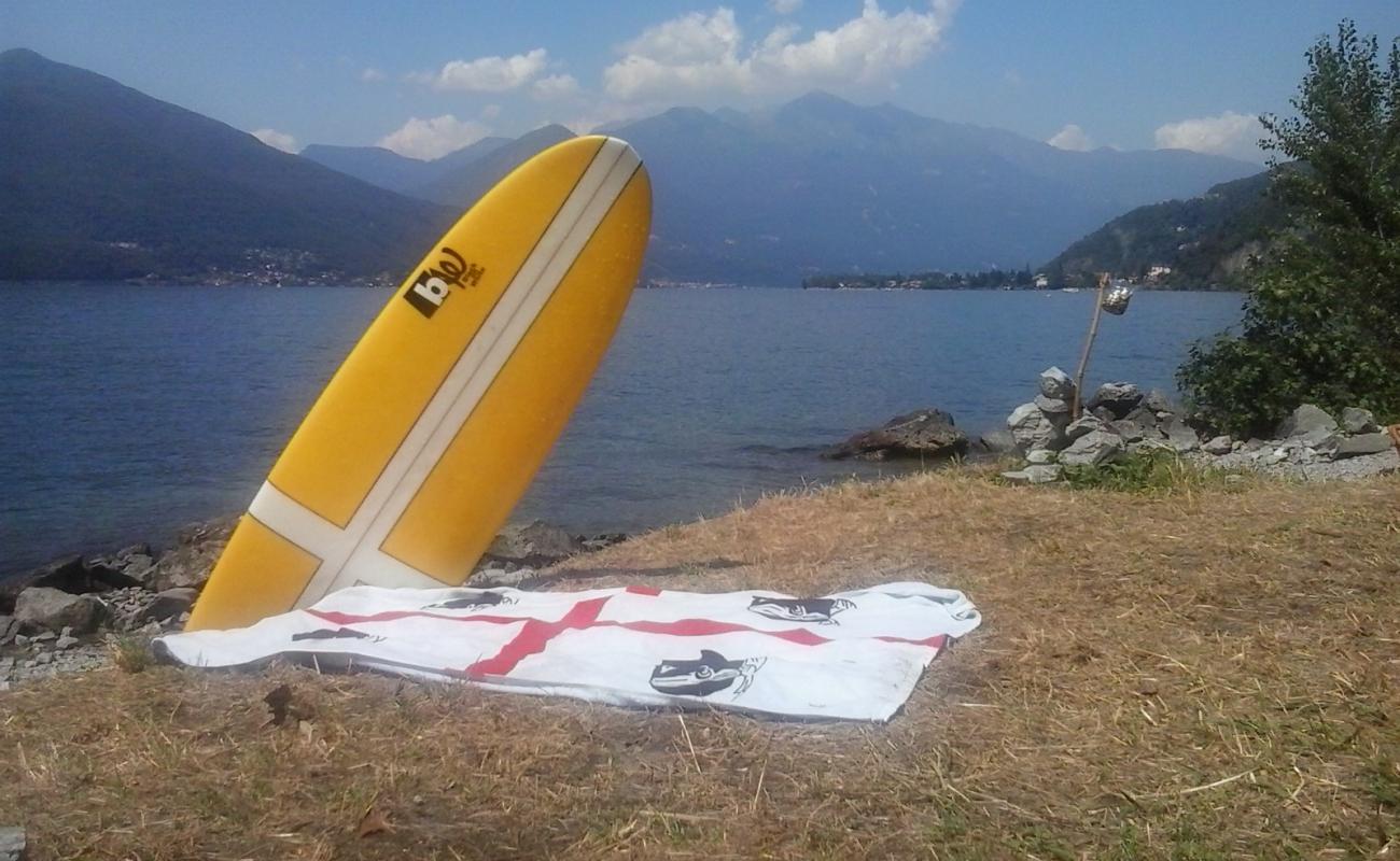 Foto af Spiaggia roccette Colmegna med let sten overflade