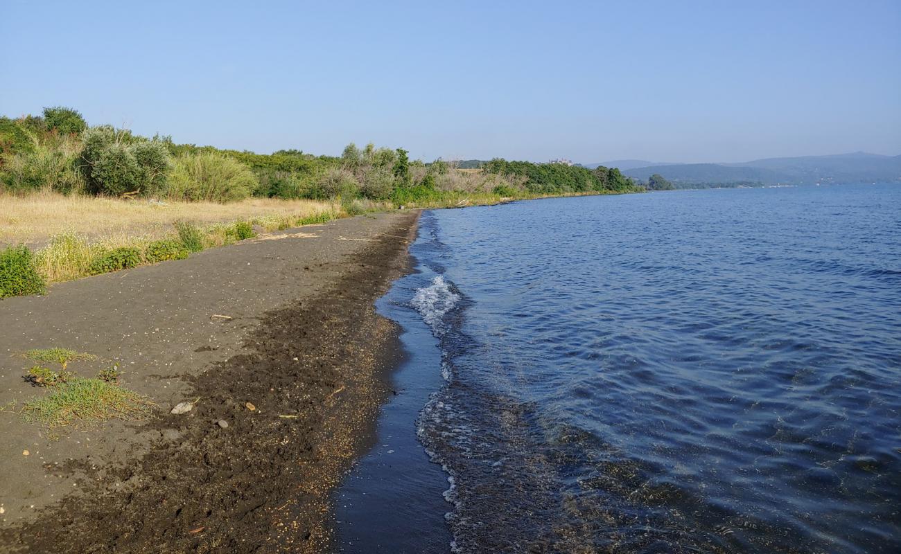 Foto af Spiaggia Dei Gabbiani-Dog Beach med gråt sand og småsten overflade