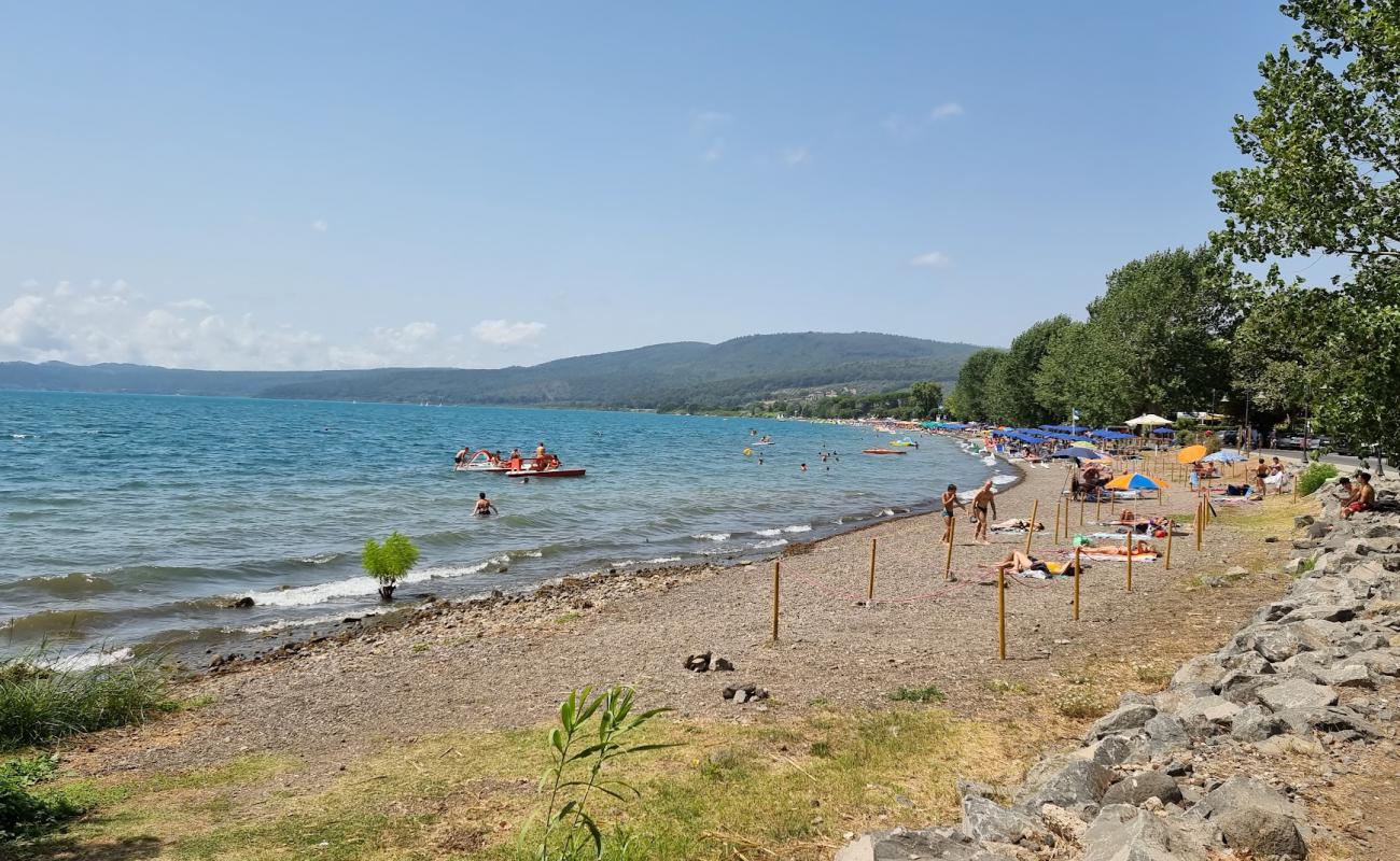 Foto af Spiaggia de Acqua Chiara med grå fin sten overflade