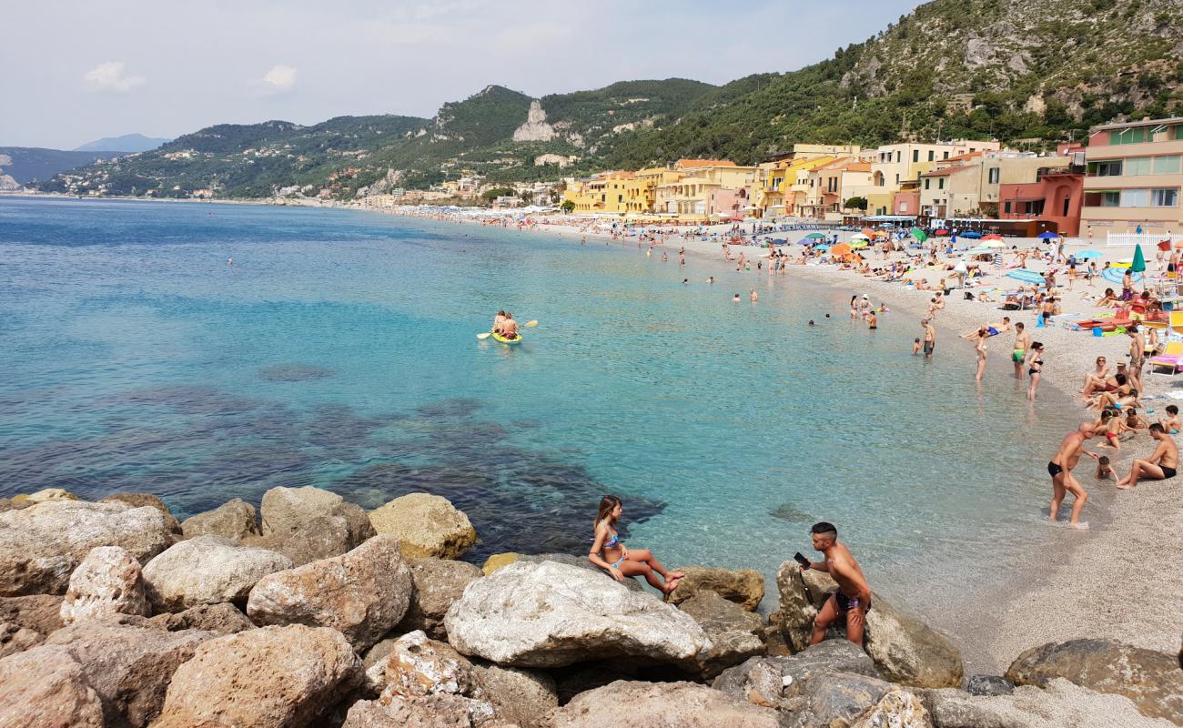 Foto af Varigotti Strand med lys sand overflade