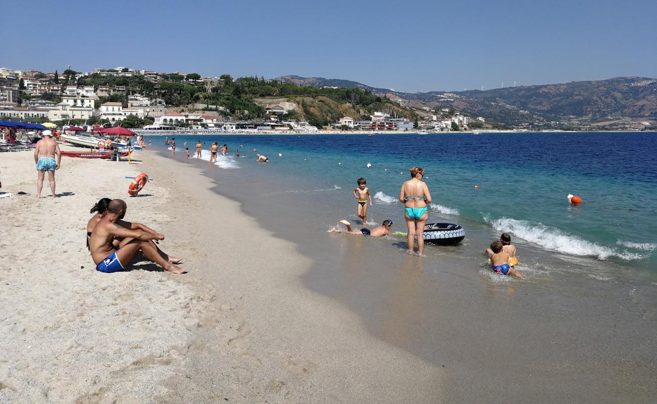 Foto af Soverato Strand med lys sand overflade