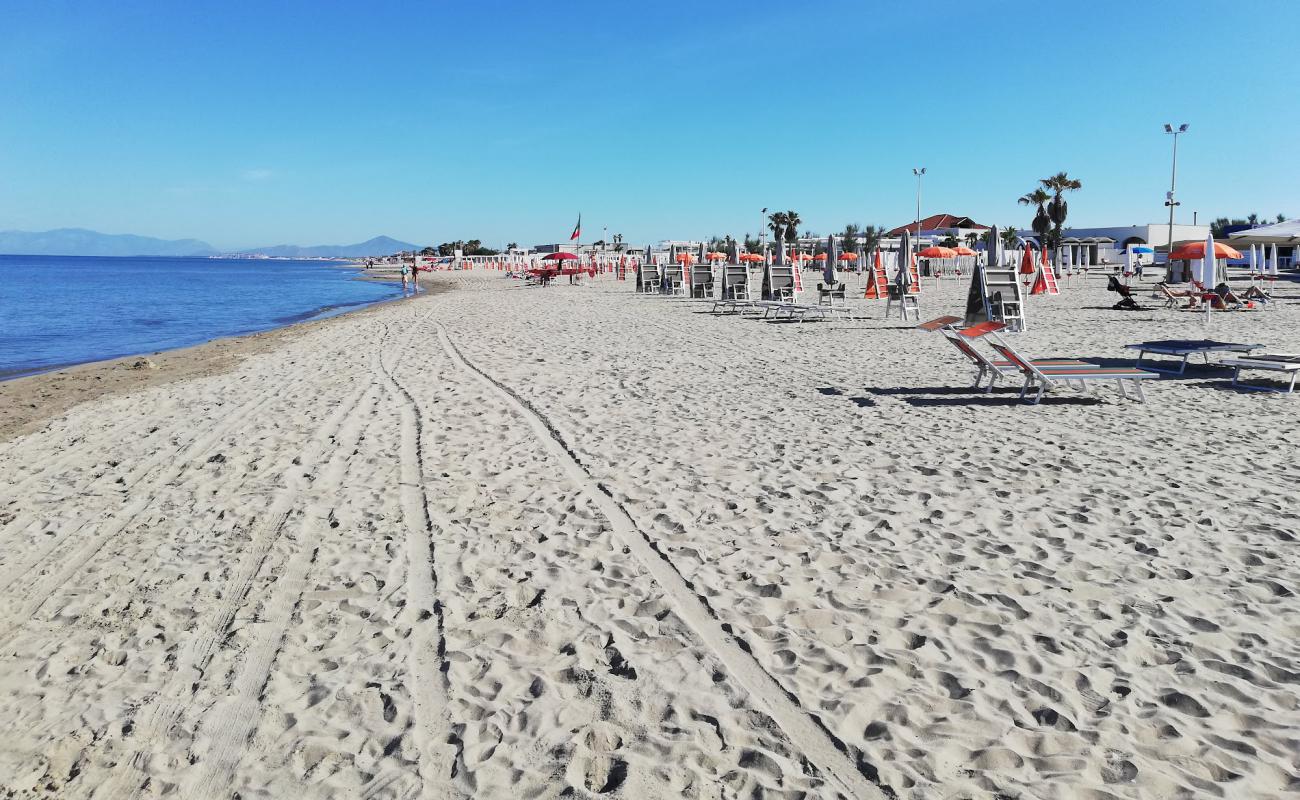 Foto af Kami Beach (Lido di Licola) med lys sand overflade