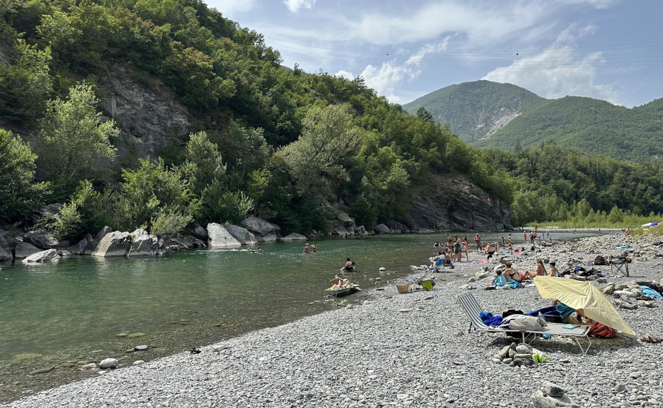 Foto af Bobbio Strand med grå sten overflade