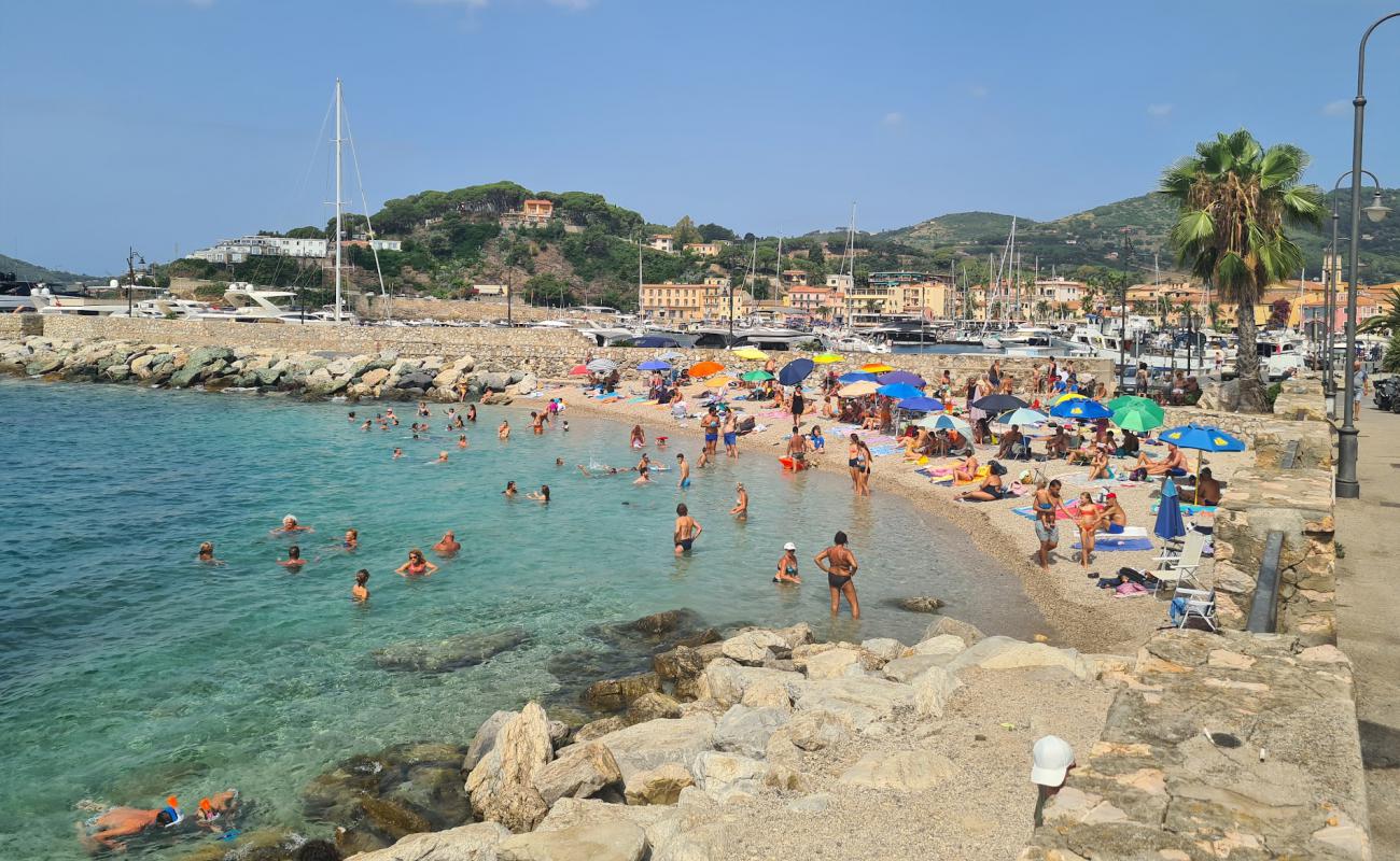 Foto af Spiaggia della Pianotta med let fin sten overflade