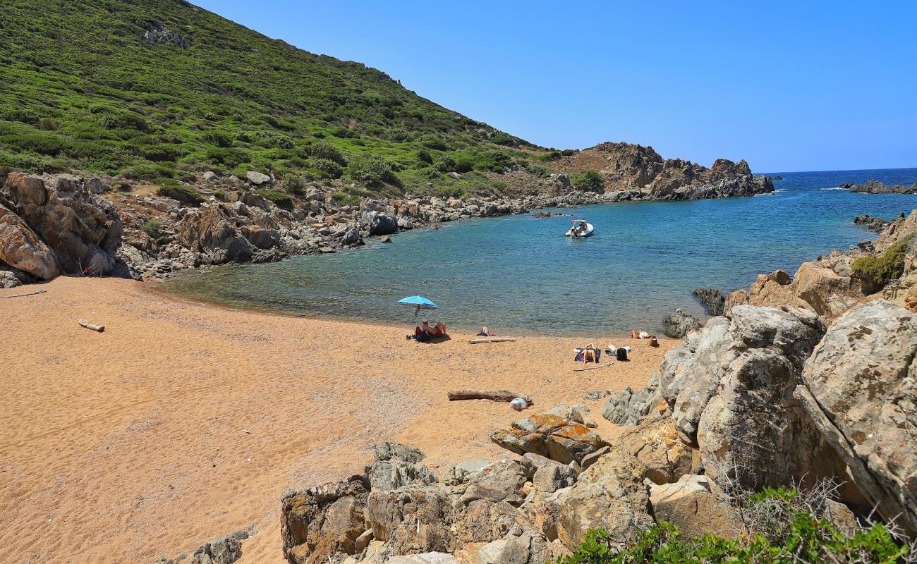 Foto af Spiaggia di Cala Faa med lys sand overflade