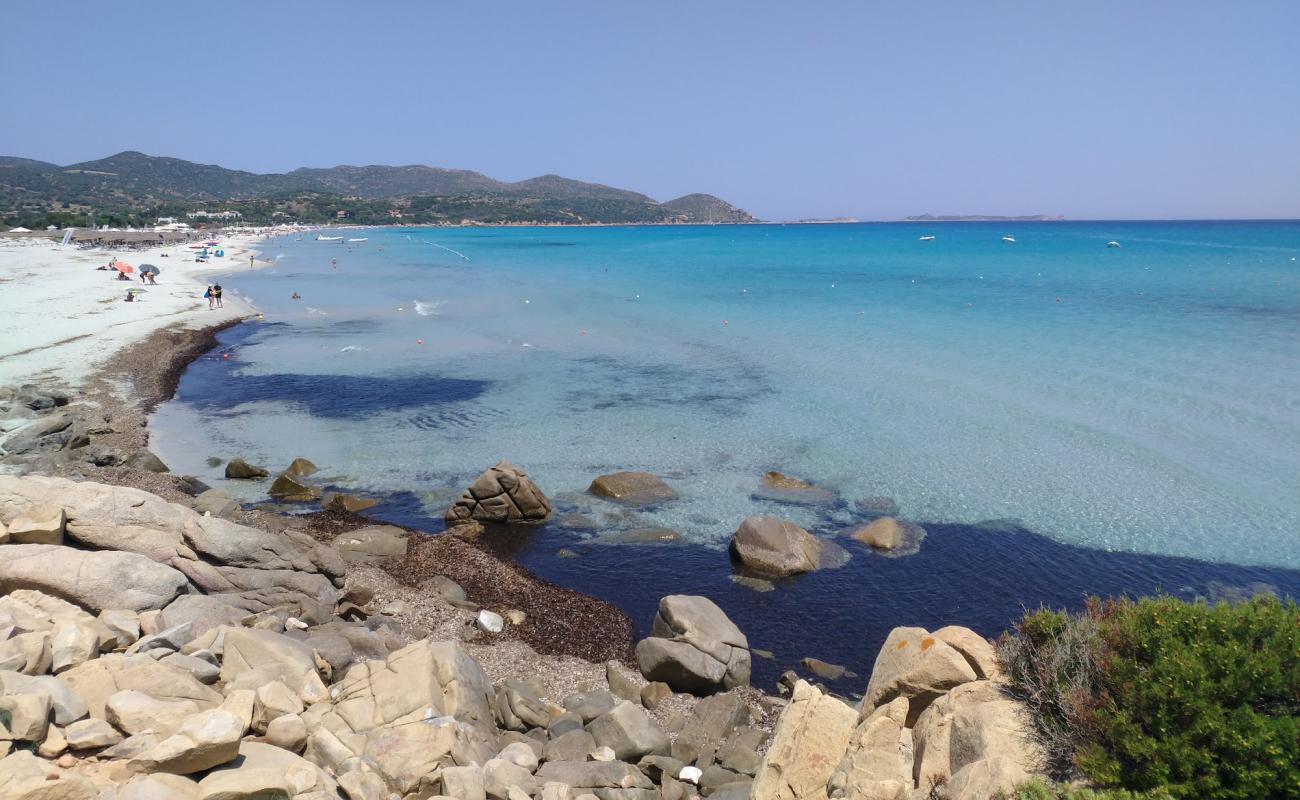 Foto af Spiaggia di Simius med lys fint sand overflade