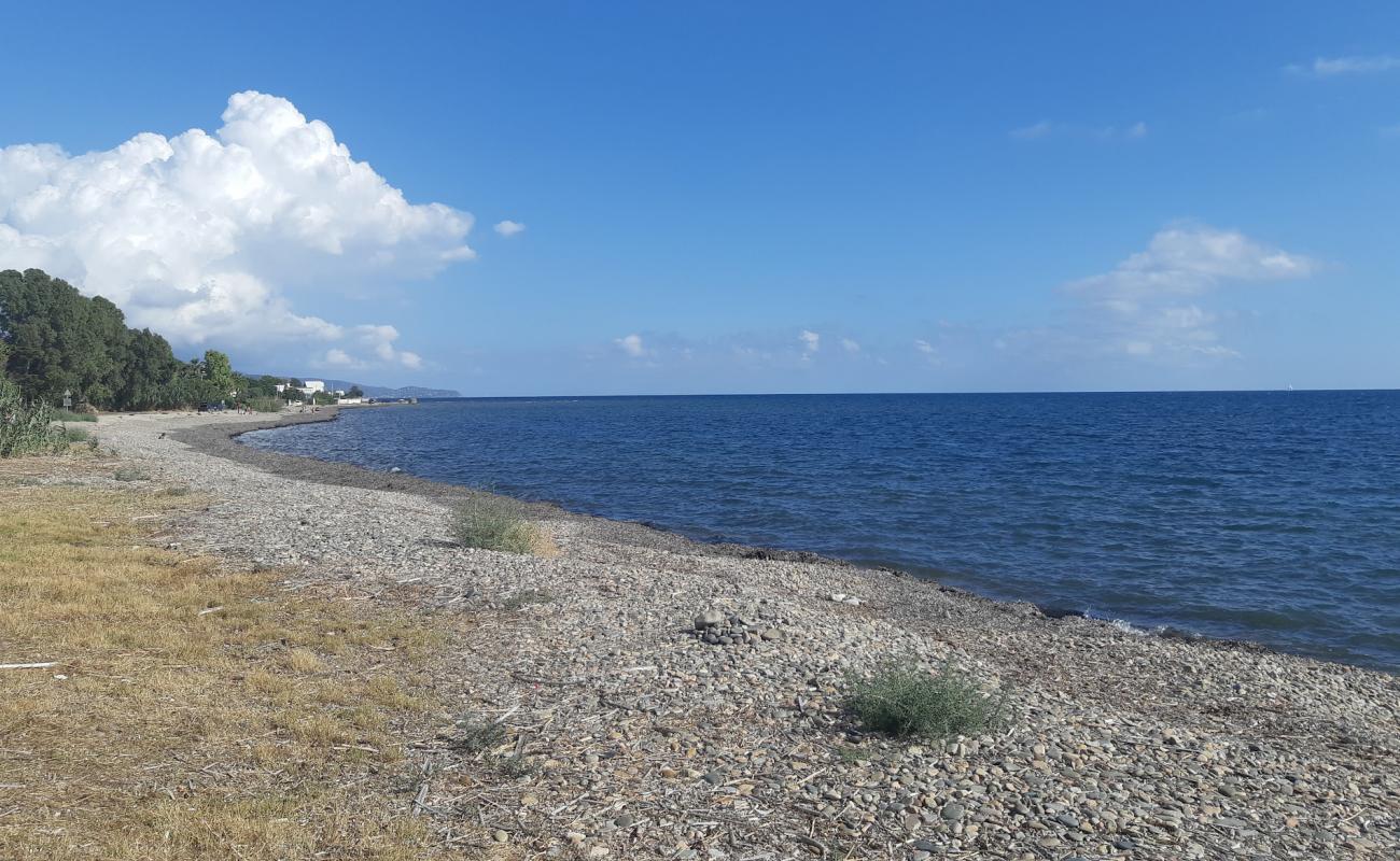 Foto af Spiaggia Sa Tiacca med grå fin sten overflade