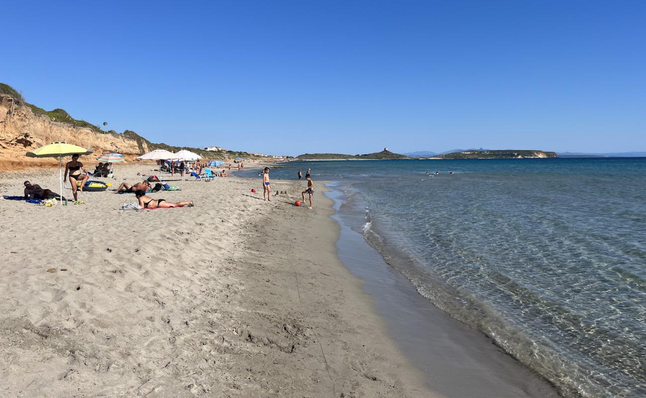 Foto af Spiaggia di Funtana Meiga med lys sand overflade