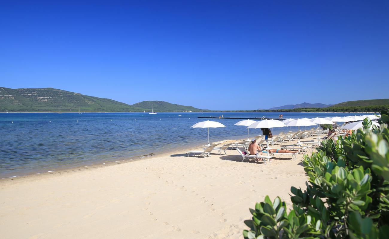 Foto af Spiaggia di Maristella med lys sand overflade