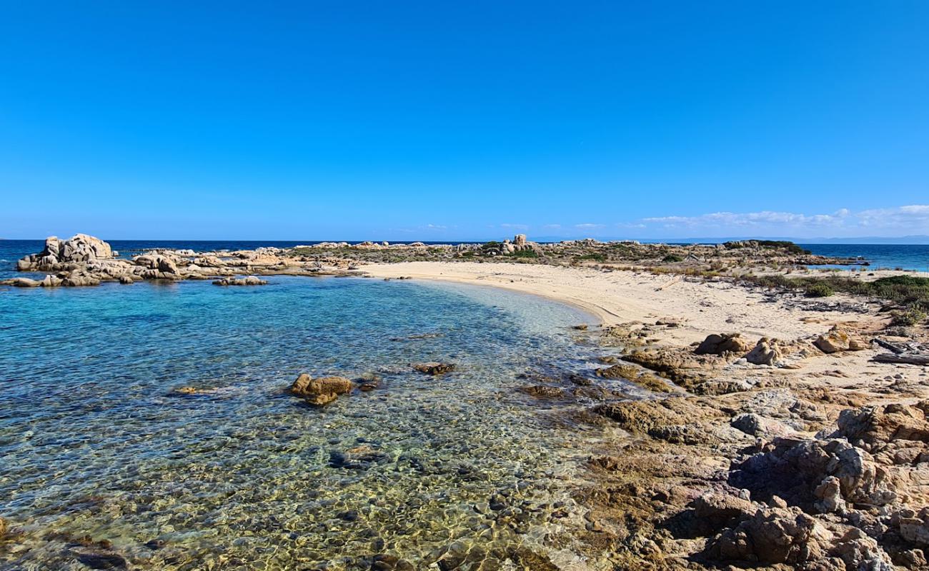 Foto af Spiaggia di Cala Sant'Andrea med let fin sten overflade