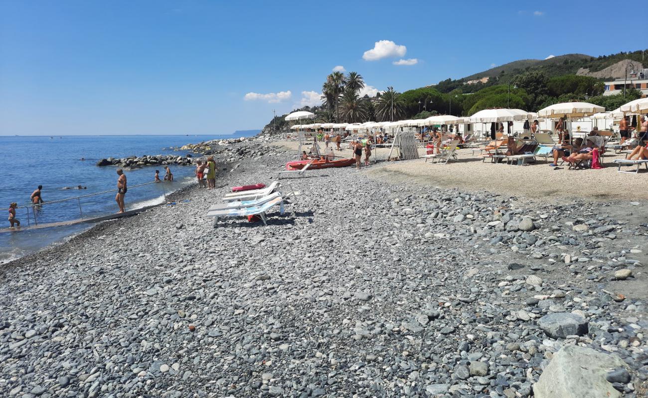 Foto af Spiaggia Libera Carretta Cogoleto med gråt sand og småsten overflade