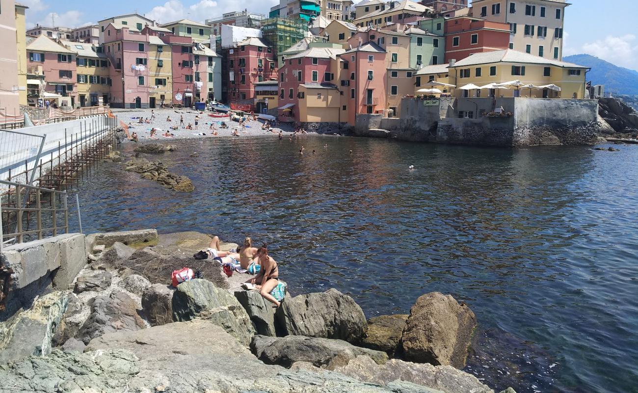 Foto af Spiaggia di Boccadasse med grå sten overflade