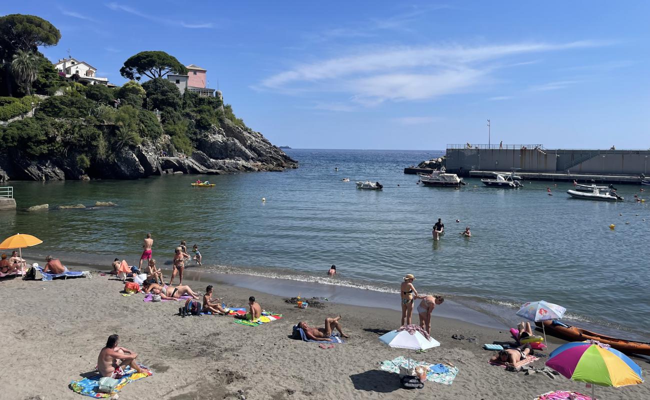 Foto af La Spiaggia del Porticciolo di Nervi med lys sand overflade