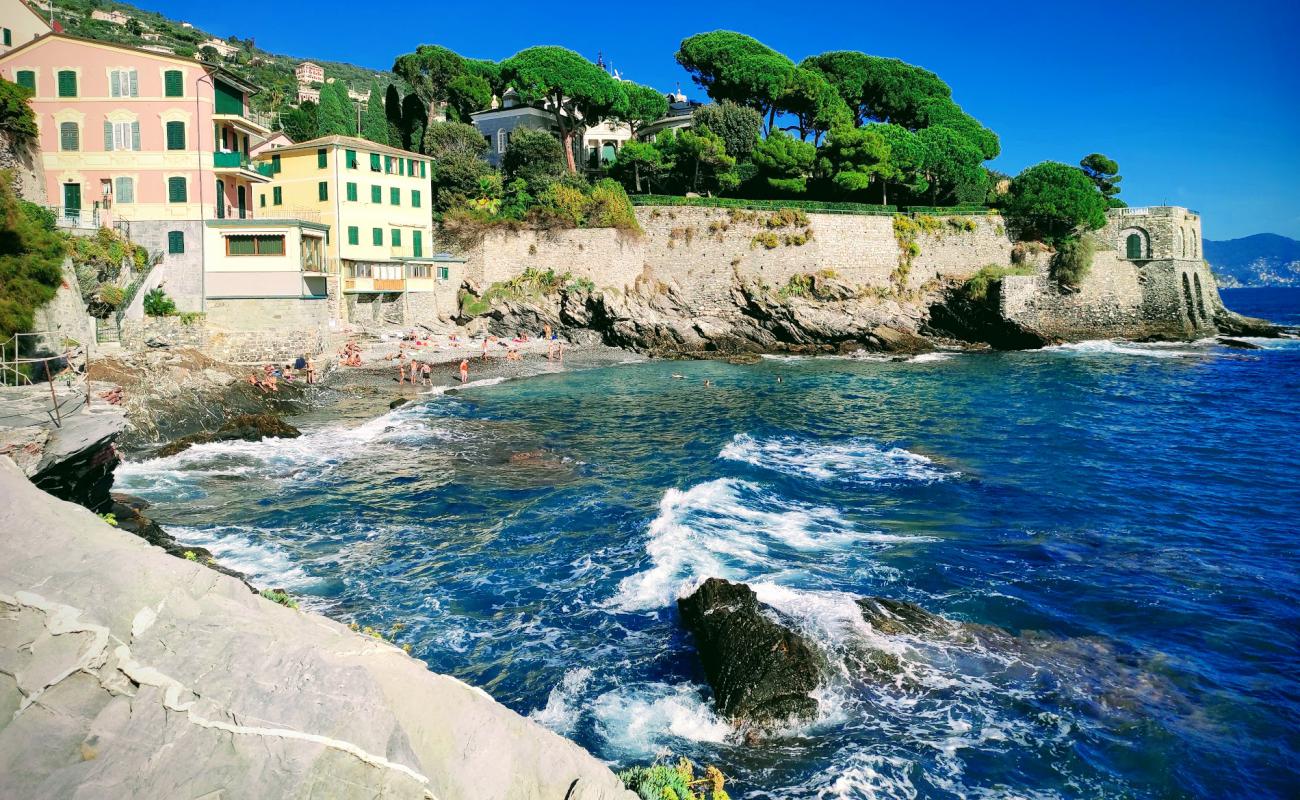 Foto af Spiaggia Pubblica Capolungo med grå sten overflade