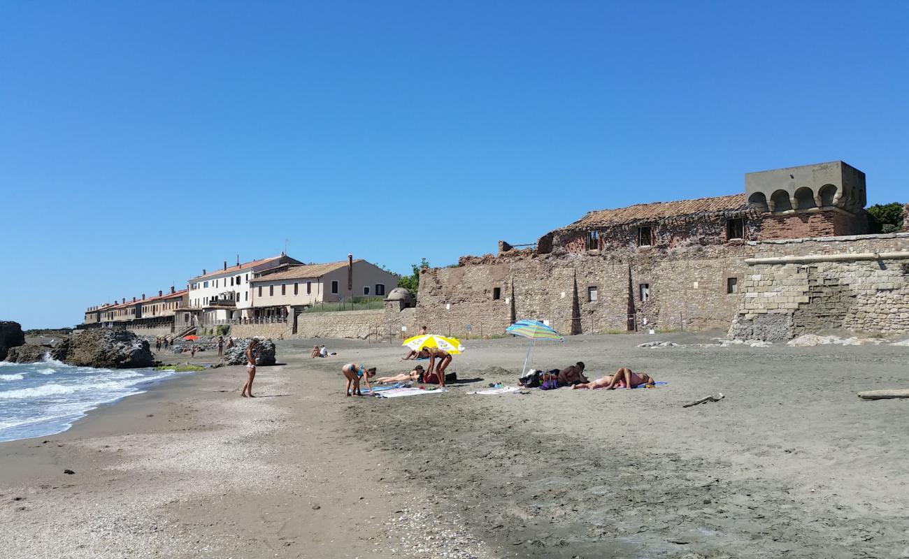 Foto af Cala Ciardi Ladispoli med grå sand overflade