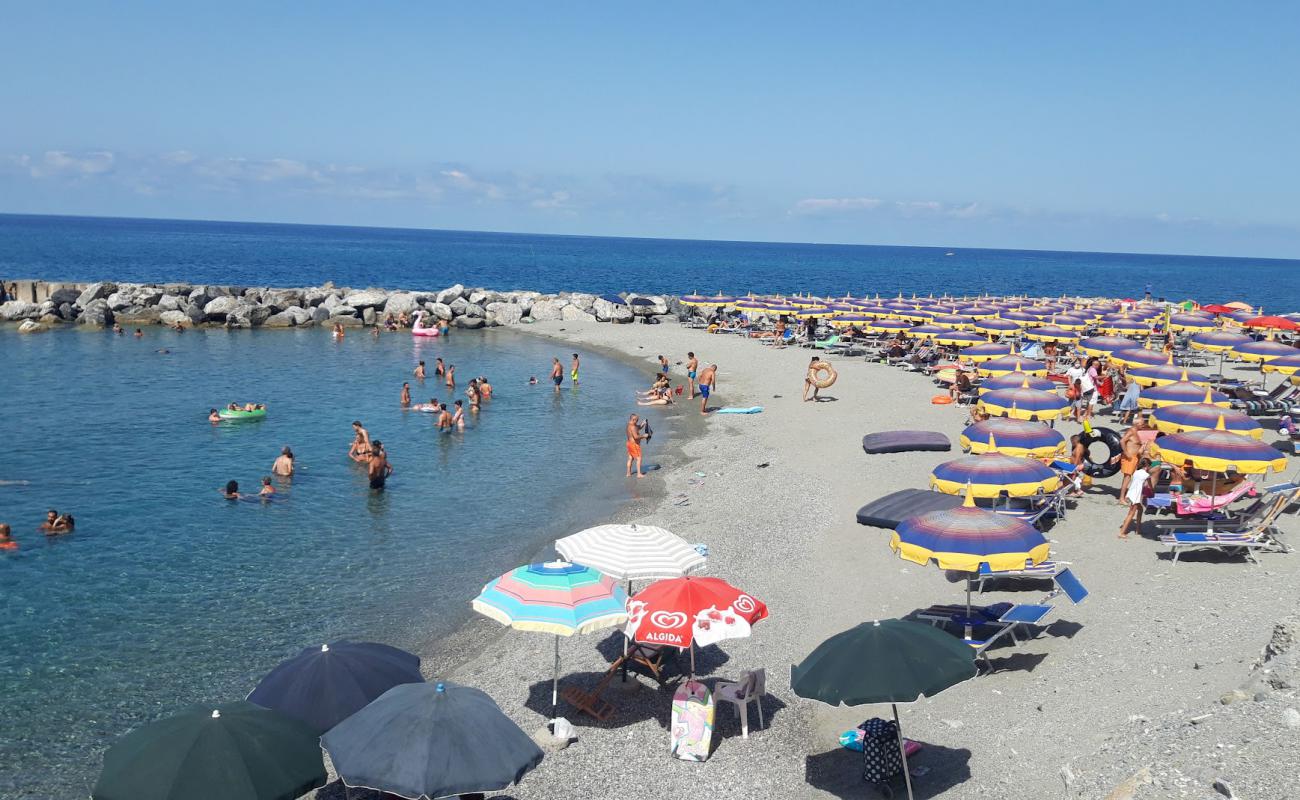 Foto af Spiaggia Coreca med grå sand overflade