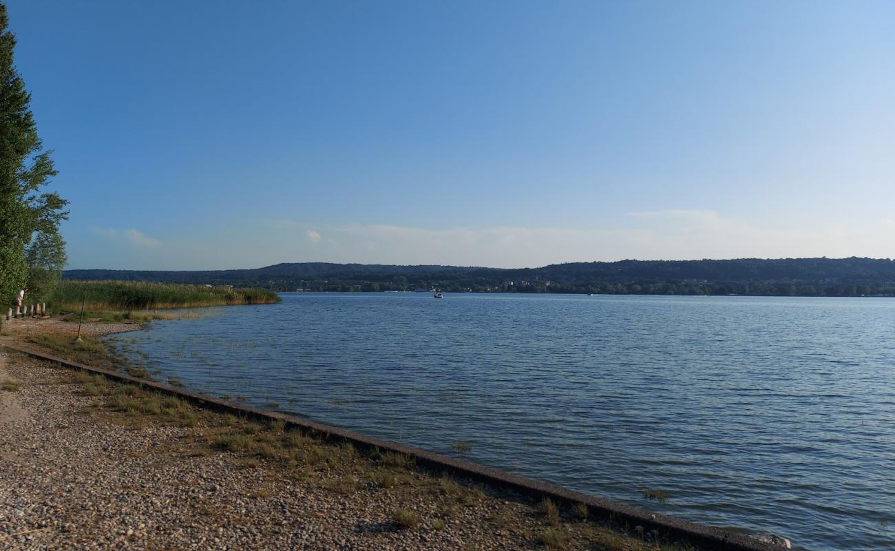 Foto af Spiaggia di Lisanza med grå fin sten overflade