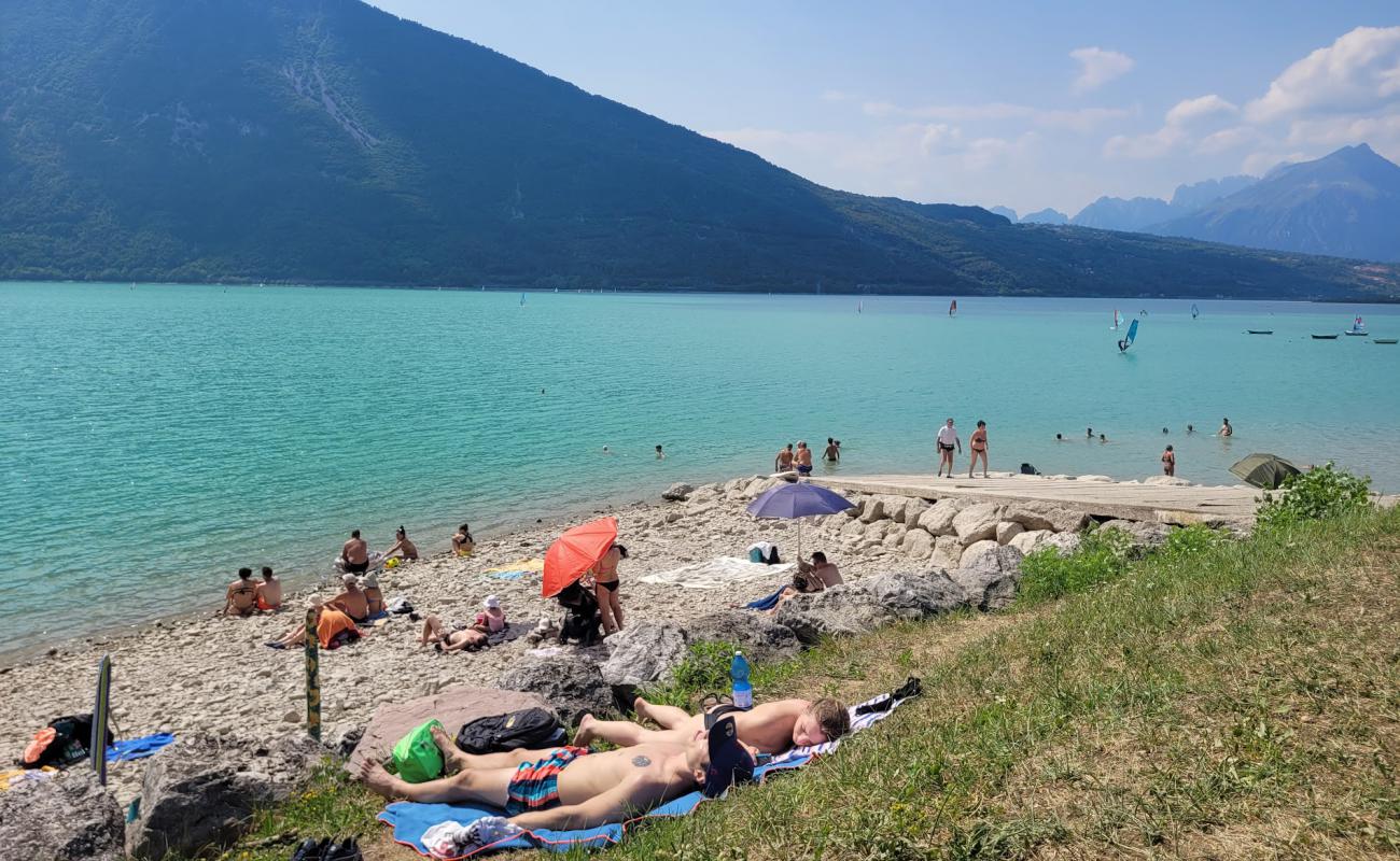 Foto af Spiaggia d'Alpago med sten overflade