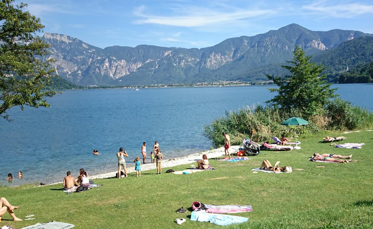 Foto af Spiaggia Punta Indiani med grå fin sten overflade