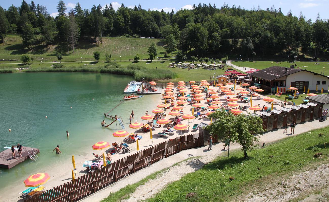 Foto af Lido Marzari di Lavarone med lys sand overflade