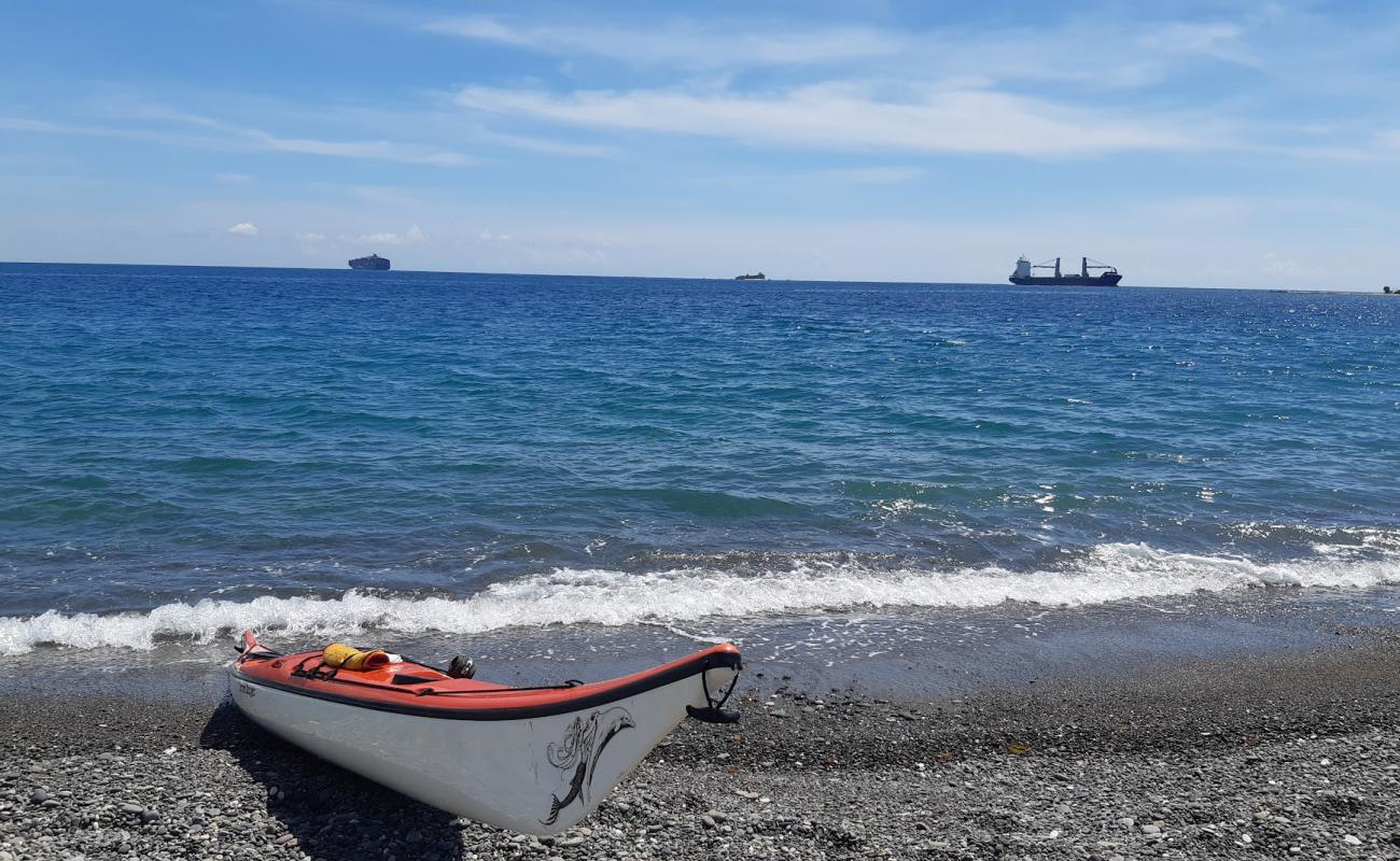 Foto af Port Royal med grå sand overflade