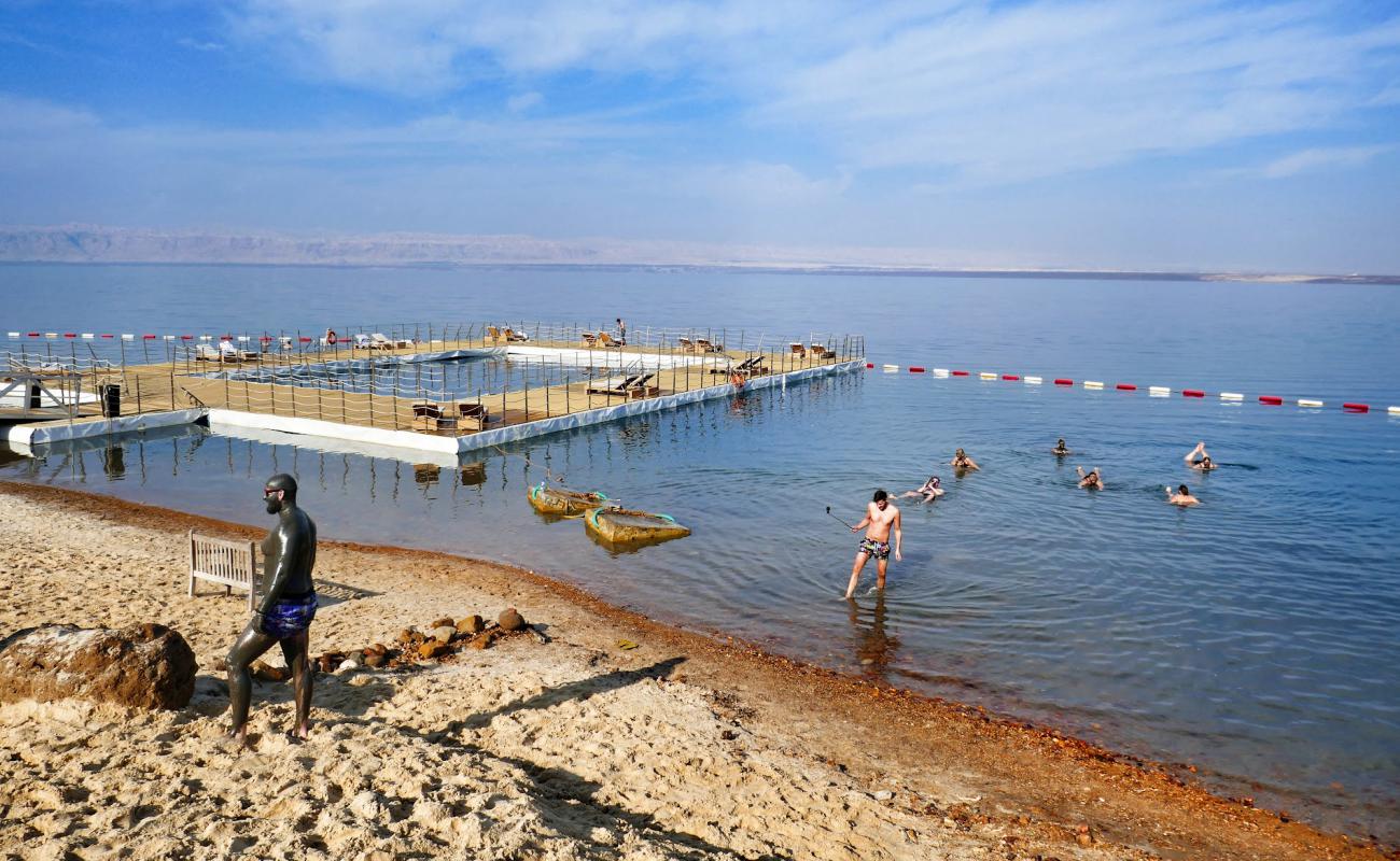 Foto af Hilton Dead Sea Beach med lys sand overflade