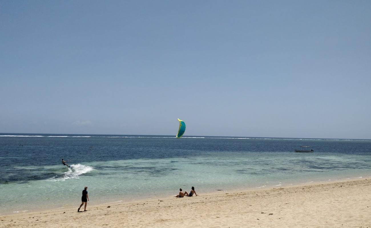 Foto af Vipingo Beach med lys fint sand overflade