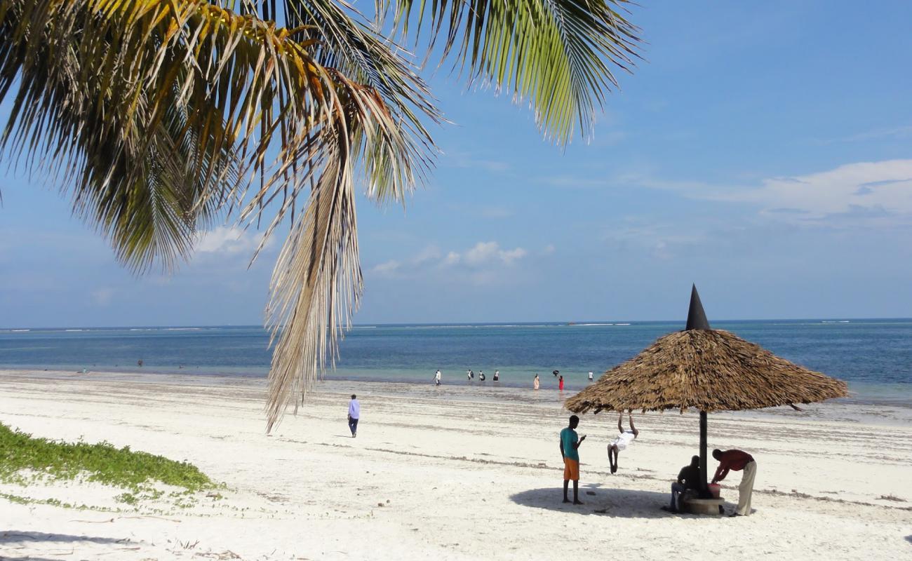 Foto af Nyali Beach med lys fint sand overflade