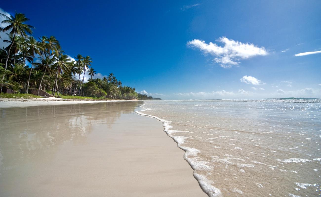 Foto af Galu Kinondo Beach med hvidt sand overflade