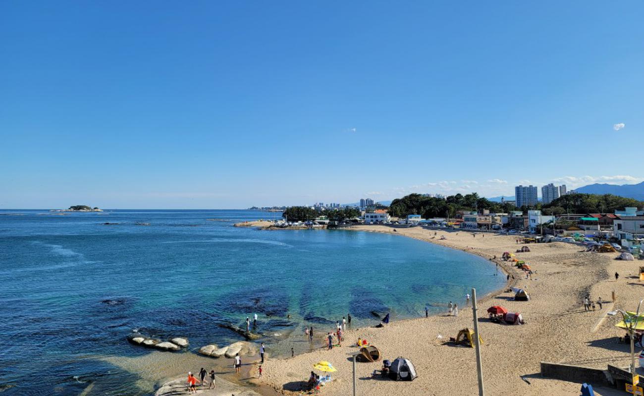 Foto af Cheonggan Beach med lys sand overflade