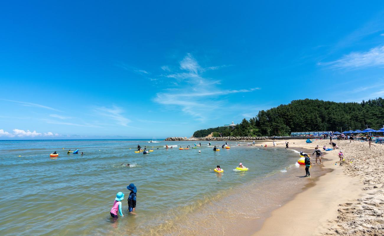 Foto af Hajodae Beach med lys sand overflade