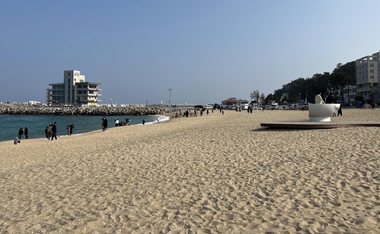 Foto af Anmok Beach med lys sand overflade