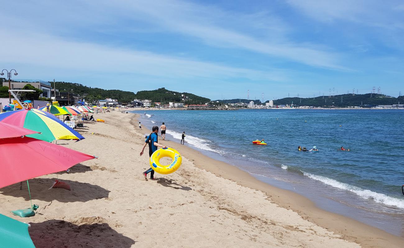 Foto af Imrang Beach med lys sand overflade