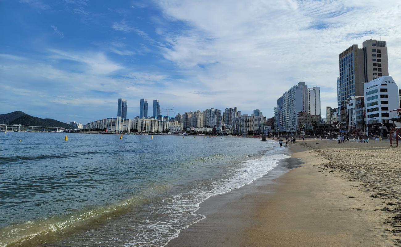 Foto af Gwangalli Strand med lys fint sand overflade