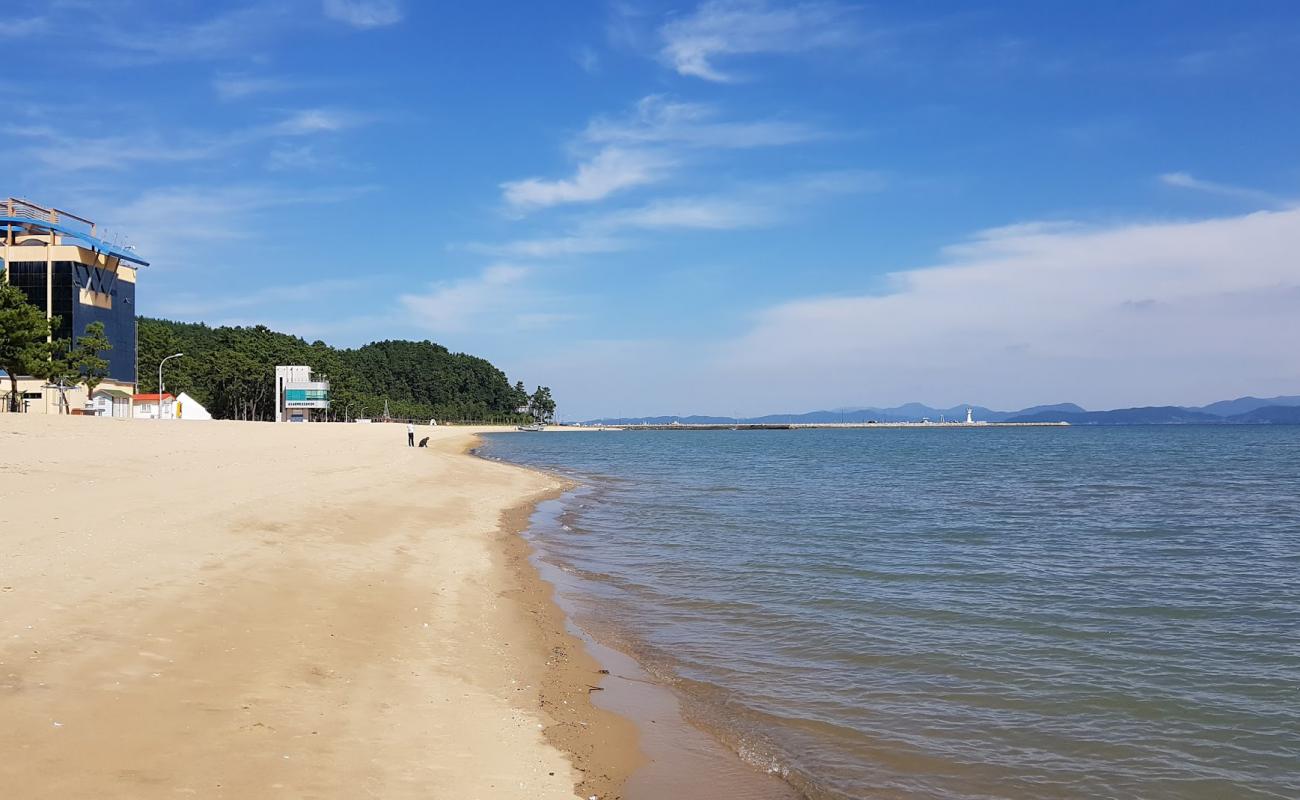 Foto af Yulpo Beach med lys sand overflade