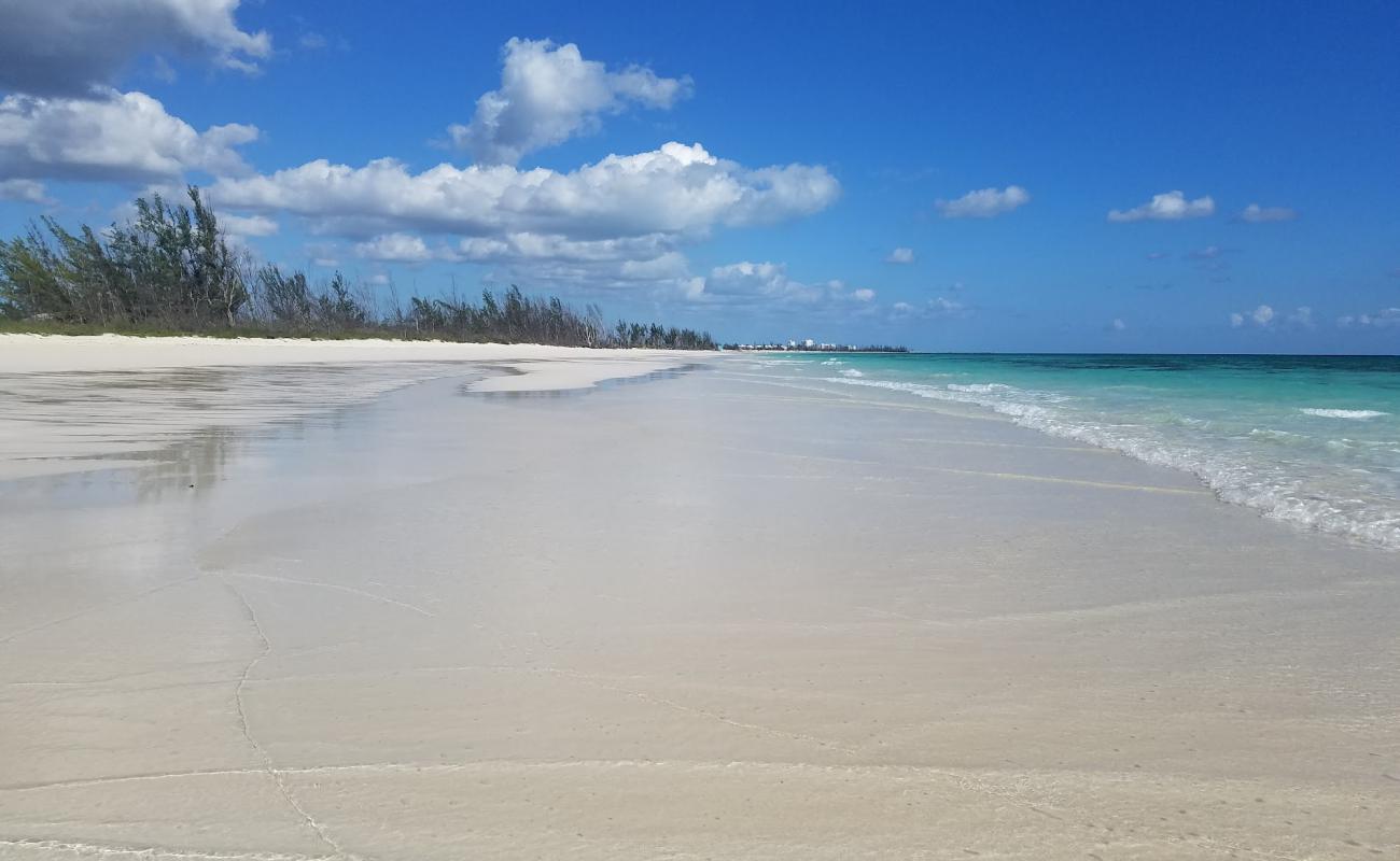 Foto af East Palm beach med lys fint sand overflade