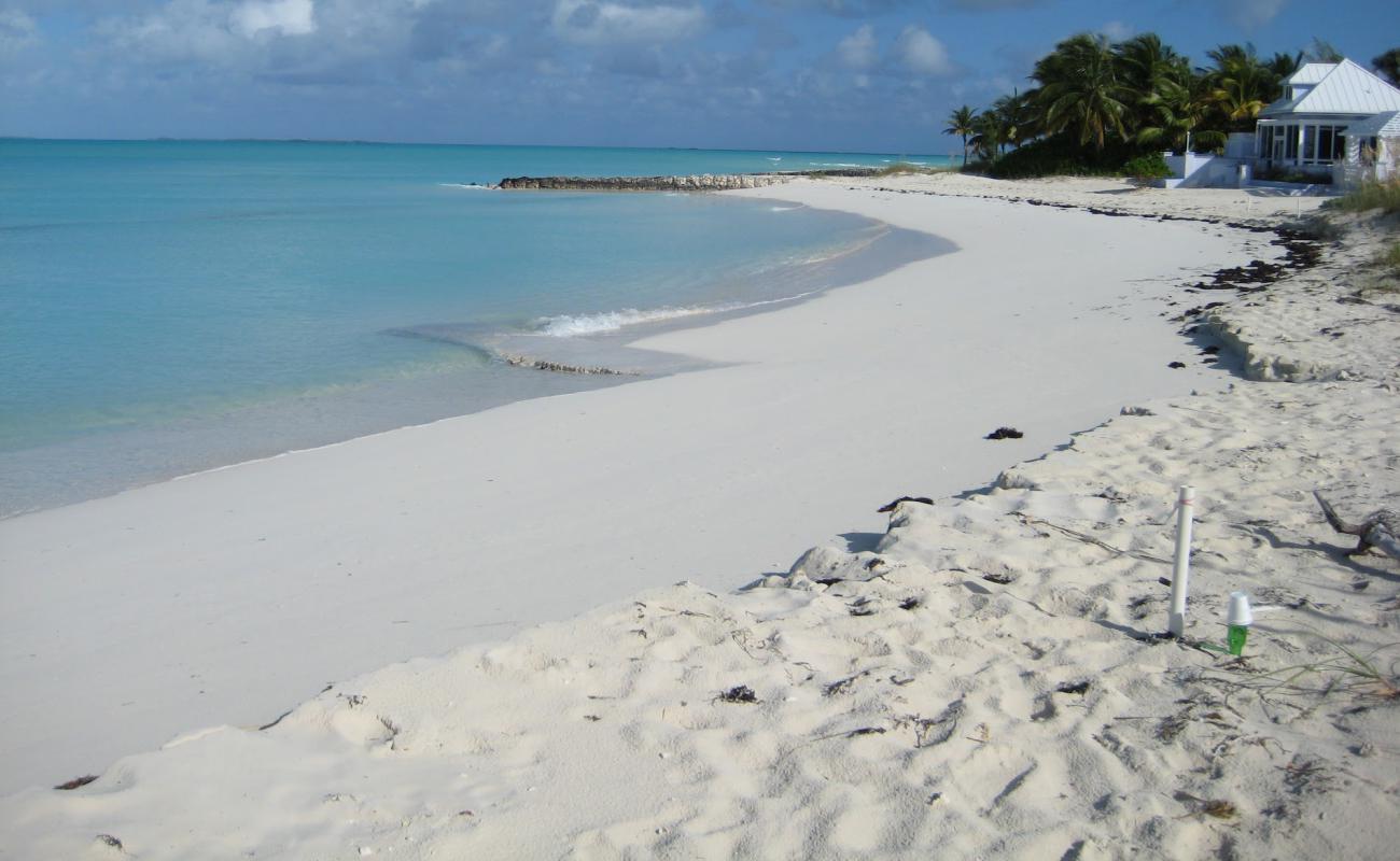 Foto af Leeward beach med lys fint sand overflade