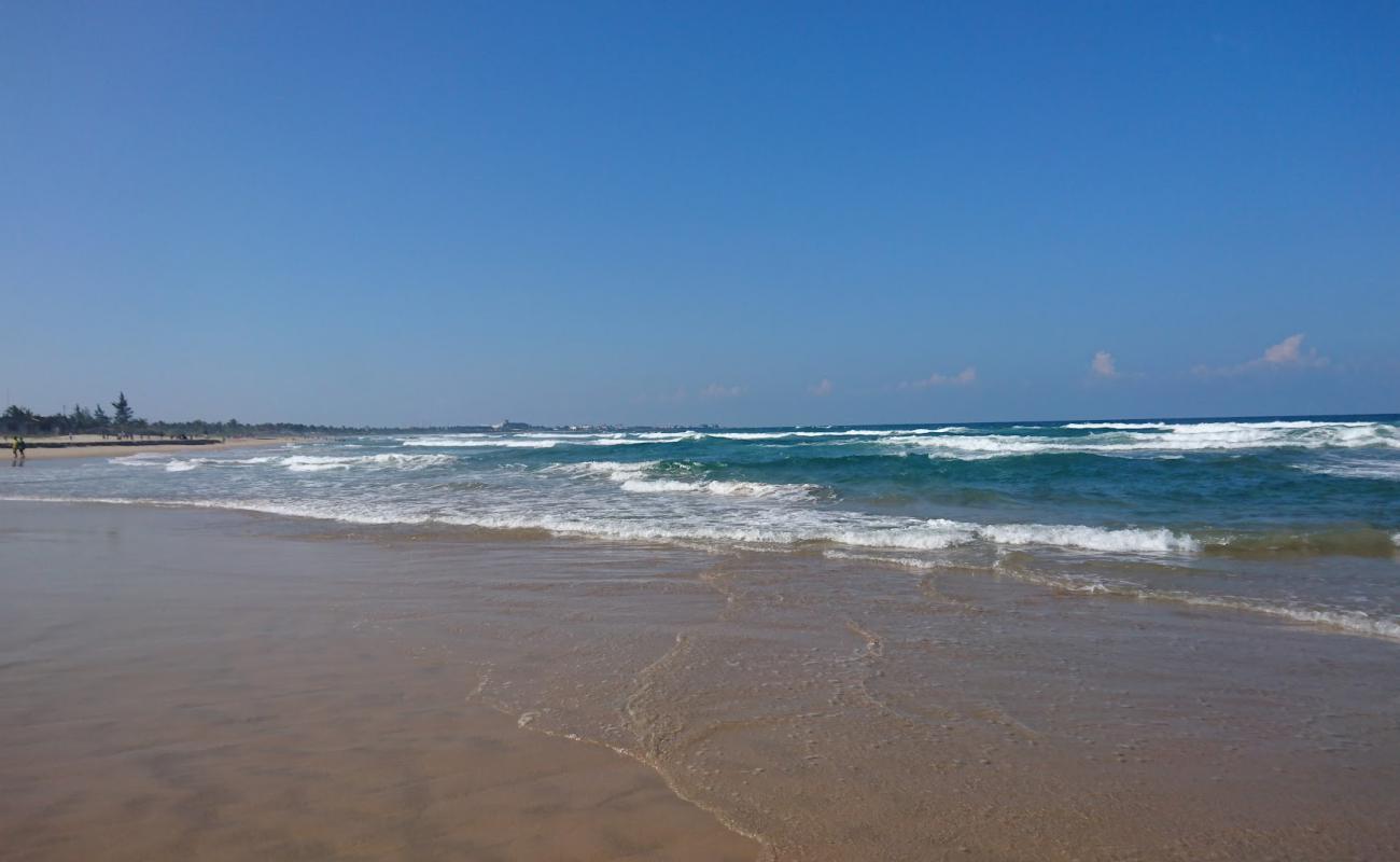 Foto af Tapakala Beach med lys sand overflade