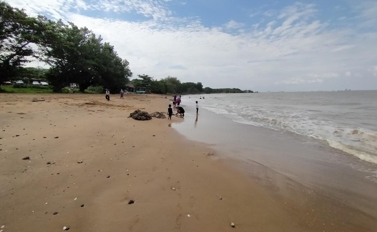 Foto af Malacca Beach med lys sand overflade