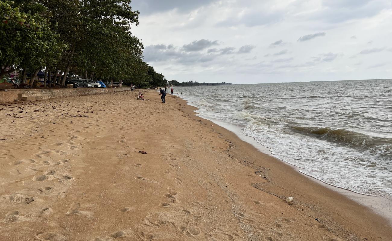 Foto af Sg. Tuang Beach med lys sand overflade